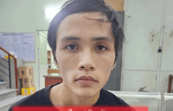 Chân dung nam thanh niên gi/ật hơn 100 tờ v;é s;ố của người đàn ông kh/uyết t/ậ/t ở TPHCM Chân dung nam thanh niên gi/ật hơn 100 tờ v;é s;ố của người đàn ông kh/uyết t/ậ/t ở TPHCM