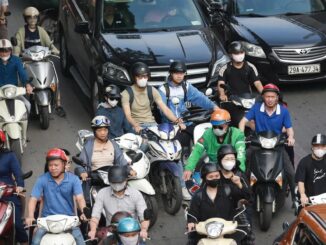 Cấm xe máy xăng: Hà Nội đề xuất 3 mức hỗ trợ bằng tiền mặt để người dân chuyển đổi sang xe điện
