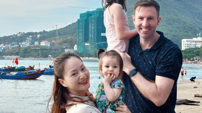 Diễn viên Lan Phương ly thân chồng Tây cao 2m sau 1 năm sinh con gái thứ 2: Tất cả do người chồng v;ô t;âm Diễn viên Lan Phương ly thân chồng Tây cao 2m sau 1 năm sinh con gái thứ 2: Tất cả do người chồng v;ô t;âm