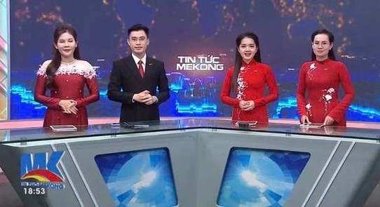 Hàng loạt MC Thời sự nói lời chào tạm biệt khán giả Hàng loạt MC Thời sự nói lời chào tạm biệt khán giả