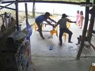 Bị vợ chửi vì ngồi quán nước, người đàn ông mang hung khí đến đâm chủ quán