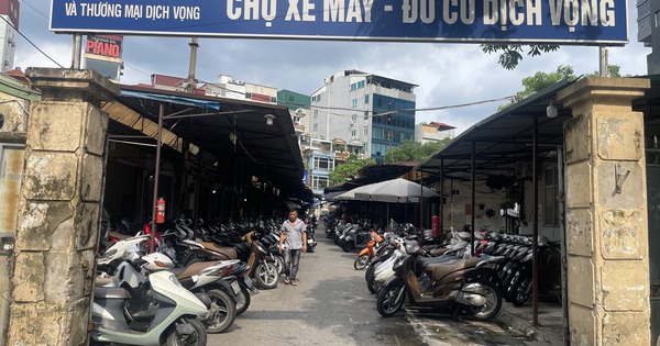 Tiểu thương chợ xe máy cũ Chùa Hà: Trước bán 10, giờ mất 9 Tiểu thương chợ xe máy cũ Chùa Hà: Trước bán 10, giờ mất 9