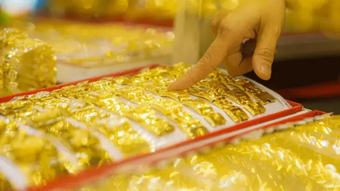 Giá vàng quay đầu lao dốc trước thông tin tích cực về thuế quan