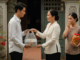 Em trai út mua nhà thiếu tiền liền hỏi mượn 2 chị, chị cả nghe xong cho ngay cả nửa tỷ, chị hai chỉ lặng lặng đưa cho vại dưa chua loét