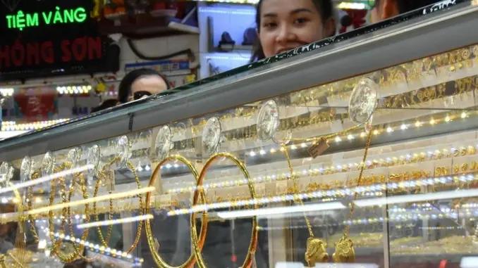 Giá vàng hôm nay 14-7: Bất động trước cột mốc quan trọng Giá vàng hôm nay 14-7: Bất động trước cột mốc quan trọng