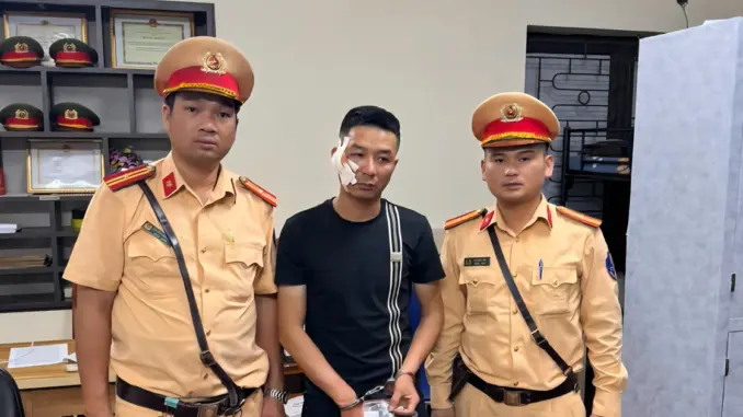 Xử lý vụ va chạm giao thông phát hiện 2 người mua bán trái phép ma tuý