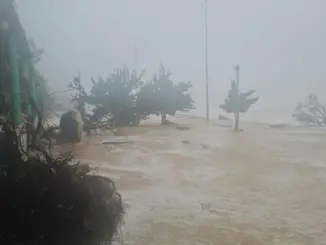 Bão số 3 Wipha đang ngoài khơi, Quảng Ninh đã xuất hiện mưa đá, gió giật mạnh