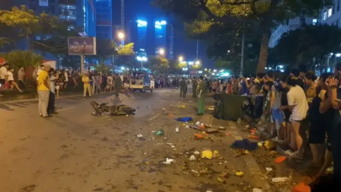 Nhân chứng vụ tai nạn ô tô liên hoàn ở Hà Nội: 'Chiếc xe lao đi với tốc độ kinh hoàng Nhân chứng vụ tai nạn ô tô liên hoàn ở Hà Nội: 'Chiếc xe lao đi với tốc độ kinh hoàng