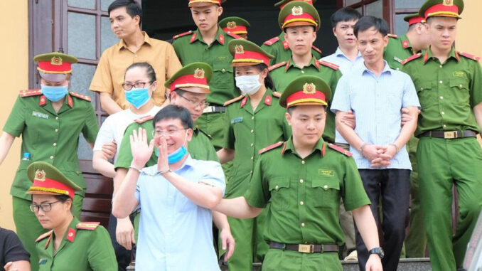 Lật lại vụ nữ thủ khoa trúng tuyển Học viện An ninh Lật lại vụ nữ thủ khoa trúng tuyển Học viện An ninh