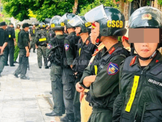 Hàng chục cảnhsát xuất hiện..