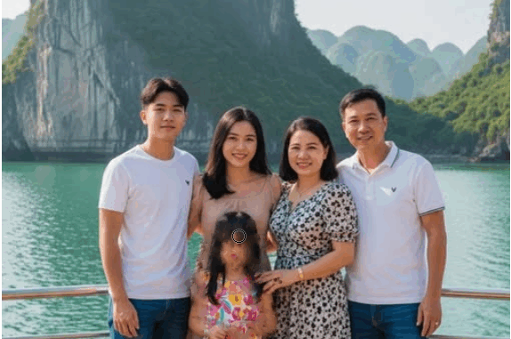 Ba ngày nghỉ, cả nhà mình đi Hạ Long, cho biết Vịnh đẹp thế nào!” – anh Quý cười lớn, đôi mắt lấp lánh niềm vui hiếm hoi – Ba ngày nghỉ, cả nhà mình đi Hạ Long, cho biết Vịnh đẹp thế nào!” – anh Quý cười lớn, đôi mắt lấp lánh niềm vui hiếm hoi –