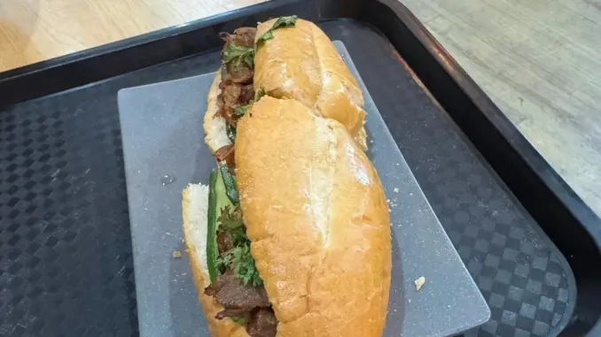 Cảng Hàng không Nội Bài nói về bánh mì 208.000 đồng: Kẹp thịt heo Brazil Cảng Hàng không Nội Bài nói về bánh mì 208.000 đồng: Kẹp thịt heo Brazil