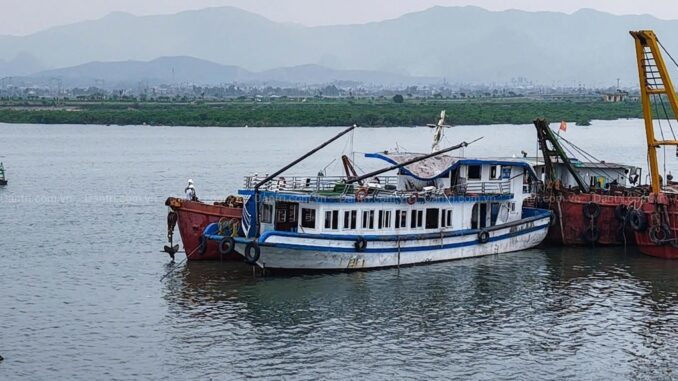 Hà Nội vừa đưa ra 1 quyết định khiến gia đình các nannhan vụ l:.ậ:.t tàu Quảng Ninh và bà con cả nước bật khóc Hà Nội vừa đưa ra 1 quyết định khiến gia đình các nannhan vụ l:.ậ:.t tàu Quảng Ninh và bà con cả nước bật khóc