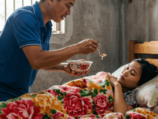 Chăm vợ bị liệt suốt 5 năm, một lần quên đồ về lấy, vừa mở cửa tôi liền nhìn thấy… cảnh tượng đó khiến tôi ngã ngửa