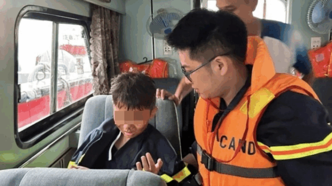 Em nhỏ sống sót trong vụ lật tàu tại vịnh Hạ Long đang được điều trị tâm lý đặc biệt Em nhỏ sống sót trong vụ lật tàu tại vịnh Hạ Long đang được điều trị tâm lý đặc biệt
