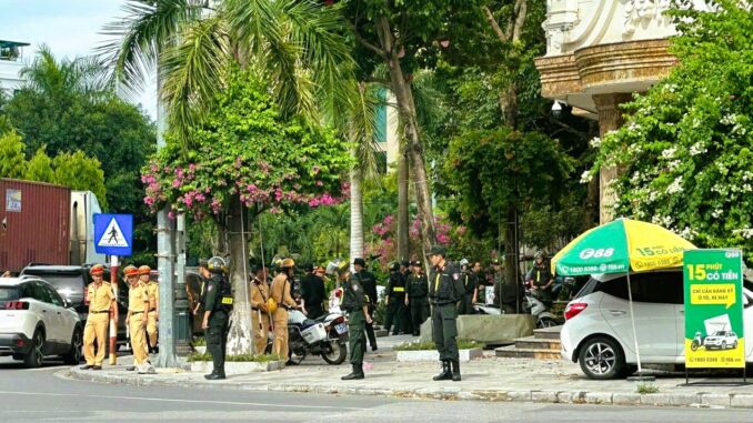Công an thông tin khám nhà trùm giang hồ Ý “ẻng” Công an thông tin khám nhà trùm giang hồ Ý “ẻng”