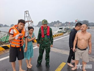 Vịnh Hạ Long: Tàu du lịch bất ngờ bị lật giữa giông lốc, 53 người gặp nạn, nhiều nạn nhân chưa tìm thấy