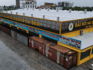 Chủ nhà hàng chi 108 triệu đồng/ngày thuê container chắn cửa chống bão: Từng bị bão YAGI “san bằng tất cả”