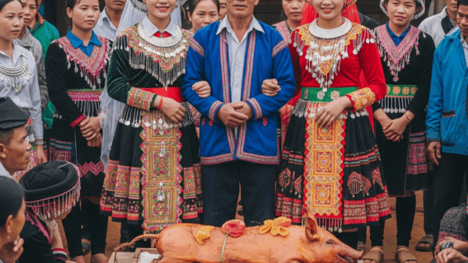 2 chị em sinh đôi trên bản phải đồng ý lấy chung chồng để gán nợ thay cho bố, lấy nhau về chia lịch ngủ chung mới bẽ bàng phát hiện ra sự thật…