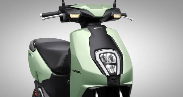 Xe máy điện của Honda, Yamaha đã lên kệ: Giá bán thế nào, đi được bao xa, sạc có nhanh không?