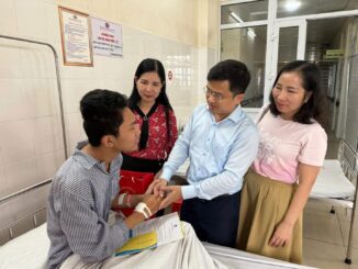 Đại học Hạ Long muốn đỡ đầu nam sinh mất 4 người thân trong vụ lật tàu