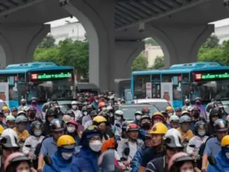 Hà Nội cấm xe máy chạy xăng: Cần hỗ trợ người dân như thế nào?