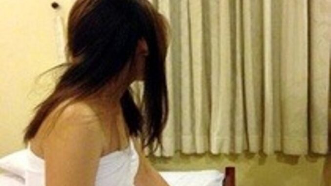 “Thế giới ngầm” Mại dâm 4.0: Nữ sinh viên một trường ĐH danh tiếng bán dâm giá 15 triệu đồng/lượt “Thế giới ngầm” Mại dâm 4.0: Nữ sinh viên một trường ĐH danh tiếng bán dâm giá 15 triệu đồng/lượt