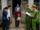Bán đất được 3 tỷ, tôi đưa hết cho vợ chồng con cả đứng tên xây nhà… Nhưng đúng 2 tháng sau, chúng nó báo chuyển hộ khẩu cho tôi ra nhà trọ…