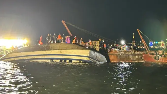 Gió giật 100 km/h, siêu dông lật tàu trên vịnh Hạ Long mạnh đến mức nào? Gió giật 100 km/h, siêu dông lật tàu trên vịnh Hạ Long mạnh đến mức nào?