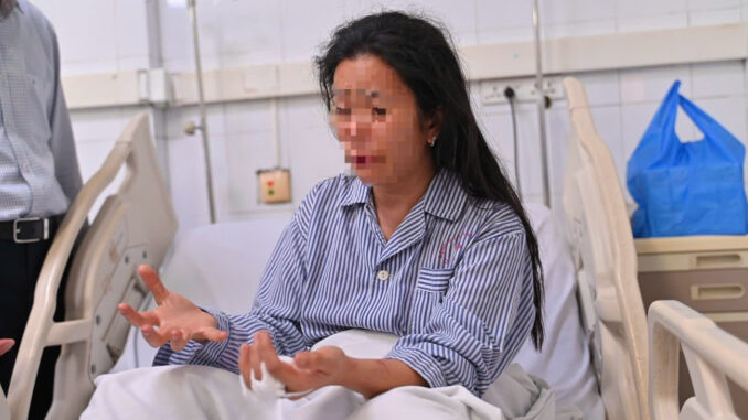 Vụ lật tàu ở Hạ Long: Lời kể của người vợ đang tìm chồng và 2 con mất tích Vụ lật tàu ở Hạ Long: Lời kể của người vợ đang tìm chồng và 2 con mất tích
