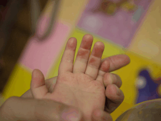 Phát hiện chất độc hại vượt chuẩn trong đất nặn trẻ em: Nguy cơ kích ứng da, tổn thương gan và thận