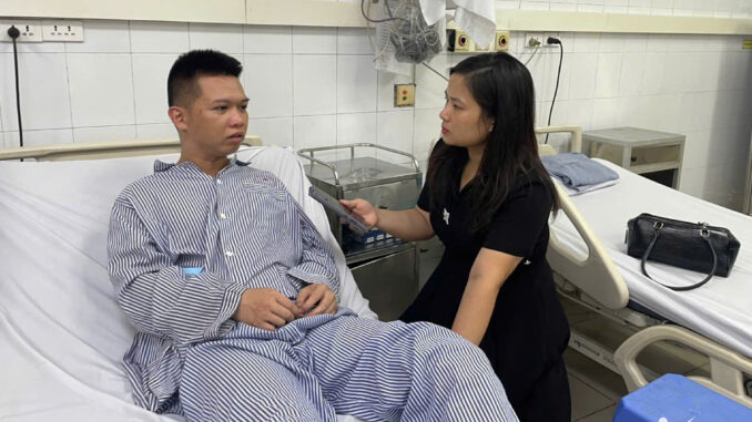 Tiếng gọi sinh tử trong con tàu đắm và phút nghẹt thở chàng trai giải cứu 4 người Tiếng gọi sinh tử trong con tàu đắm và phút nghẹt thở chàng trai giải cứu 4 người