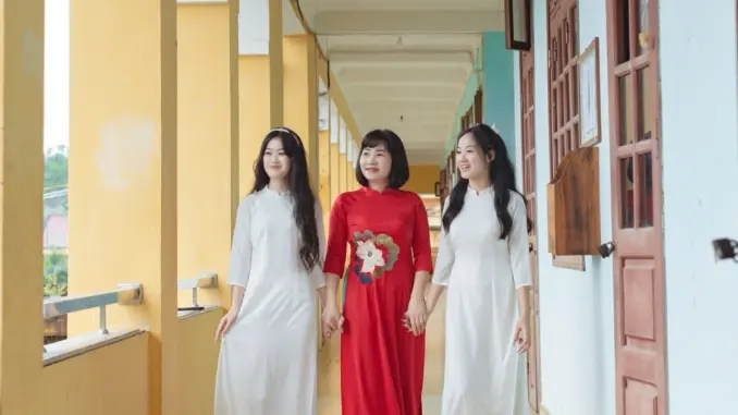 Cô giáo vùng cao giúp nhiều học trò đạt điểm tuyệt đối môn Địa lí