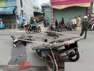 Xe lôi tự chế va chạm xe máy lúc sáng sớm, một người tử vong