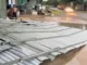 Người đàn ông bị tử vong do mái tôn bay trúng lúc mưa dông