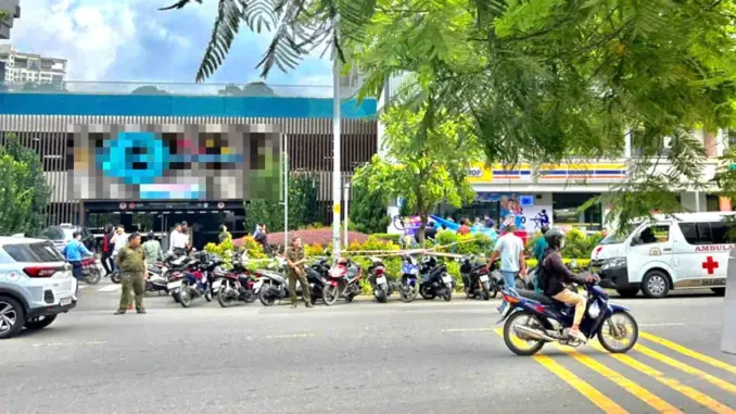Điều tra vụ người đàn ông tử vong bất thường trước cửa hàng tiện lợi Điều tra vụ người đàn ông tử vong bất thường trước cửa hàng tiện lợi