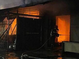 Hiện trường ch:áy cửa hàng tổng hợp tại Chợ Rã khiến một người t:ử v:ong