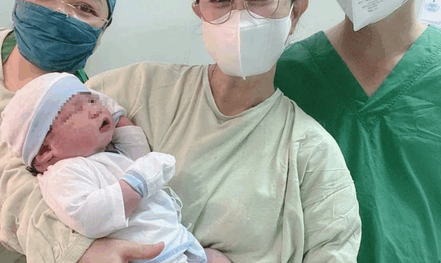 Bé trai nặng gần 6kg chào đời an toàn tại Cà Mau Bé trai nặng gần 6kg chào đời an toàn tại Cà Mau