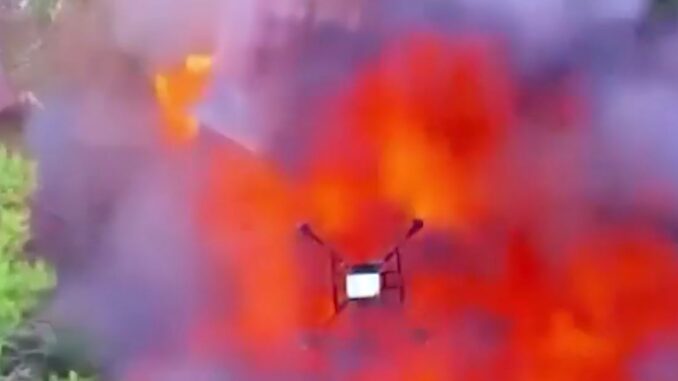 Thái Lan đăng video drone thả đạn xuống ‘kho vũ khí Campuchia’ Thái Lan đăng video drone thả đạn xuống ‘kho vũ khí Campuchia’