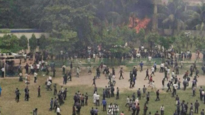 Máy bay quân sự lao xuống trường học, 19 người tử vong, hơn 100 người bị thương Máy bay quân sự lao xuống trường học, 19 người tử vong, hơn 100 người bị thương