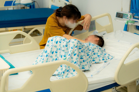Hai bé trong vụ tông xe liên hoàn ở Hà Nội đã qua cơn nguy kịch Hai bé trong vụ tông xe liên hoàn ở Hà Nội đã qua cơn nguy kịch