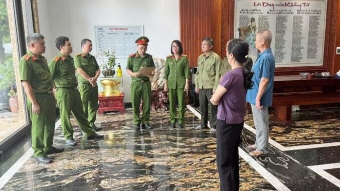 Thông tin ban đầu vụ khám xét ‘dinh thự trắng’ Thông tin ban đầu vụ khám xét ‘dinh thự trắng’