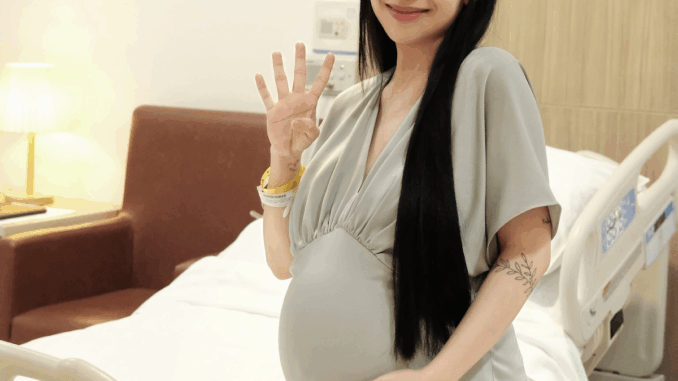Ái nữ đại gia Minh Nhựa hạ sinh con trai thứ 4 ở tuổi 26 Ái nữ đại gia Minh Nhựa hạ sinh con trai thứ 4 ở tuổi 26