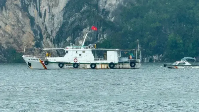 Tìm thấy thêm một nạn nhân vụ lật tàu Vịnh Xanh 58 Tìm thấy thêm một nạn nhân vụ lật tàu Vịnh Xanh 58