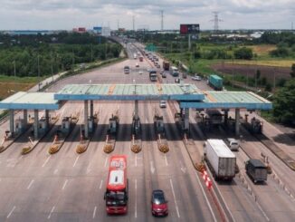 Tại sao đã nộp phí đường bộ vẫn mất tiền khi đi cao tốc?
