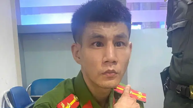 Thanh niên mặc quân phục công an vào sân bay Đà Nẵng chơi, bị phát hiện
