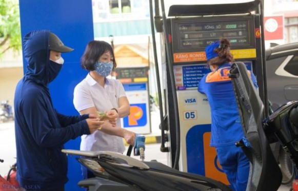 Chính thức mở bán xăng sinh học E10 tại 3 thành phố lớn từ hôm nay Chính thức mở bán xăng sinh học E10 tại 3 thành phố lớn từ hôm nay