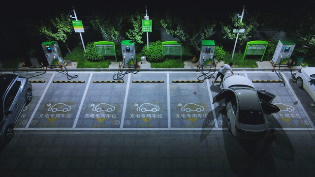 Sau 10 năm, xe điện Trung Quốc mới “thấm thía nỗi đau”: Hết bảo hành là pin hỏng, thay đắt hơn mua xe mới Sau 10 năm, xe điện Trung Quốc mới “thấm thía nỗi đau”: Hết bảo hành là pin hỏng, thay đắt hơn mua xe mới