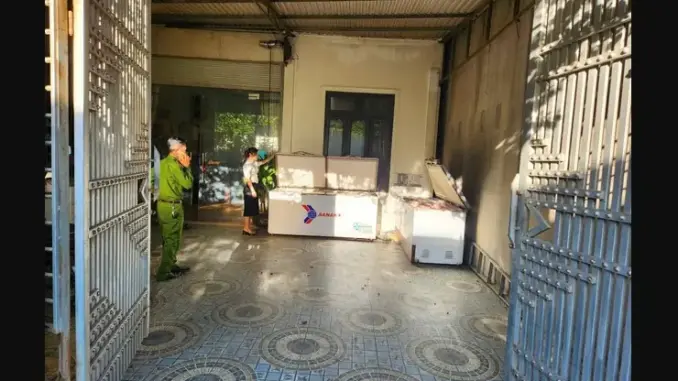 Phát hiện bí mật khủng bên trong 7 tủ cấp đông ở Nghệ An, Công an lập tức yêu cầu mang đi tiêu huỷ Phát hiện bí mật khủng bên trong 7 tủ cấp đông ở Nghệ An, Công an lập tức yêu cầu mang đi tiêu huỷ