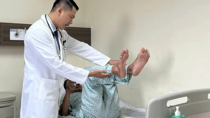 Người chồng ở TPHCM suýt chết vì bị vợ chích lể đầu ngón tay chữa đột quỵ